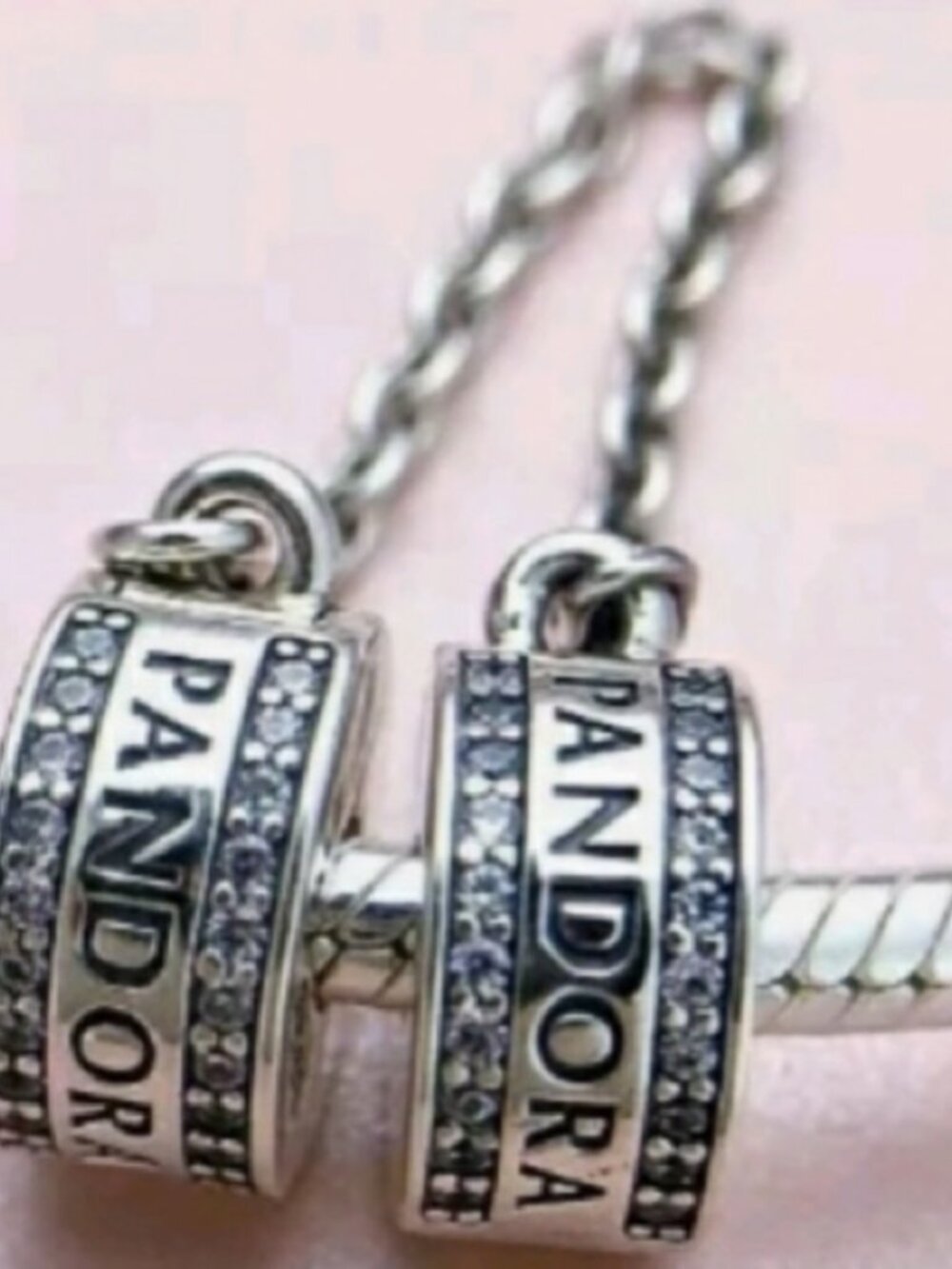 Pandora logo safety chain. - Picture 5 of 9